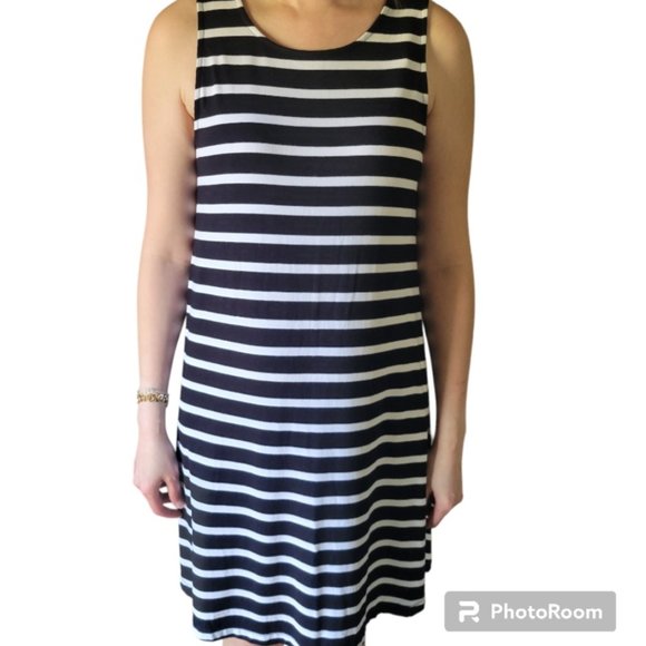 Old Navy Dresses & Skirts - Old Navy Black and White Striped Knit Swing Dress